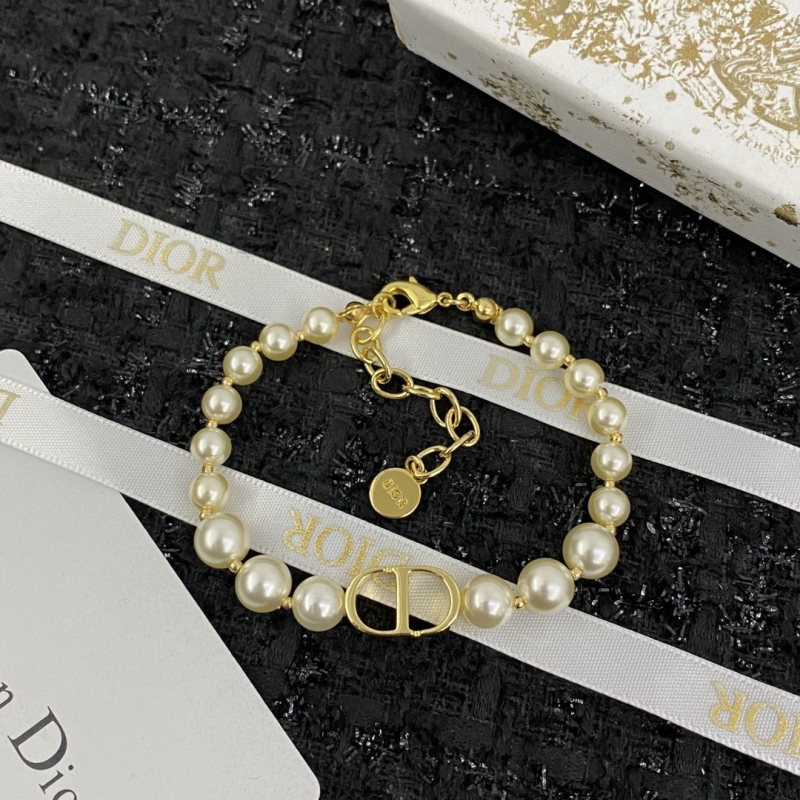 chr1st1an D10r bracelets